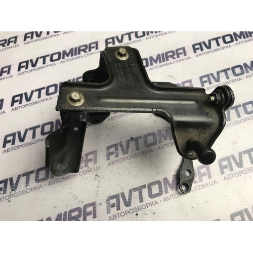 Кронштейн паливного фільтра Ford Focus 3 1.6TDCI AV6Q9A072AB